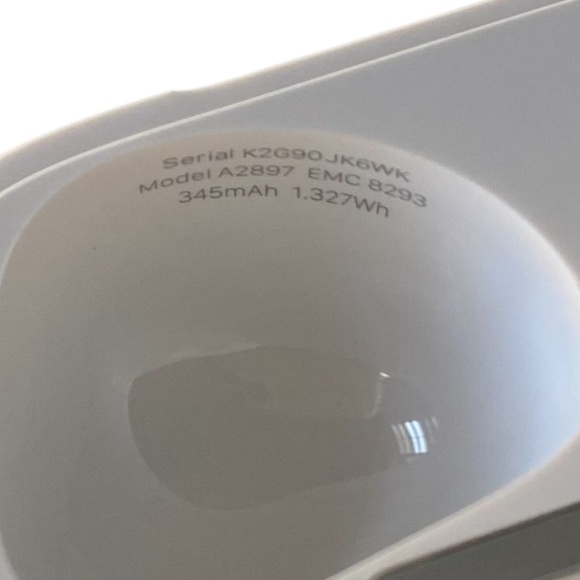 Apple White Wireless Earbuds - Picture 11 of 11